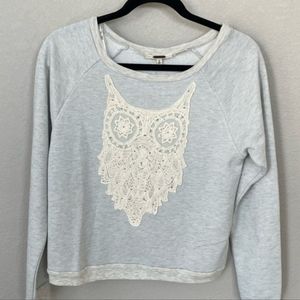 Miss Me Gray Lace Owl Sweatshirt. Size M